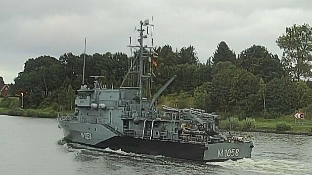 GERMAN WARSHIP M1058