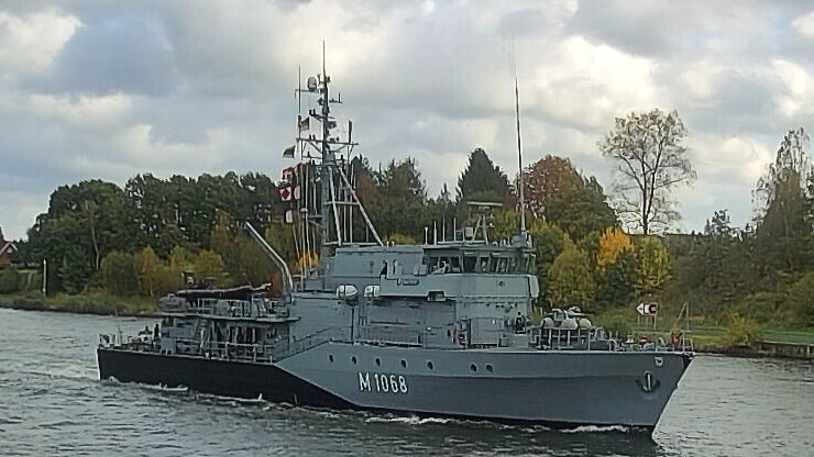 GERMAN WARSHIP M1068