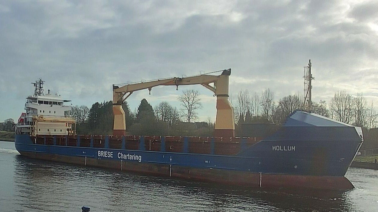 HOLLUM