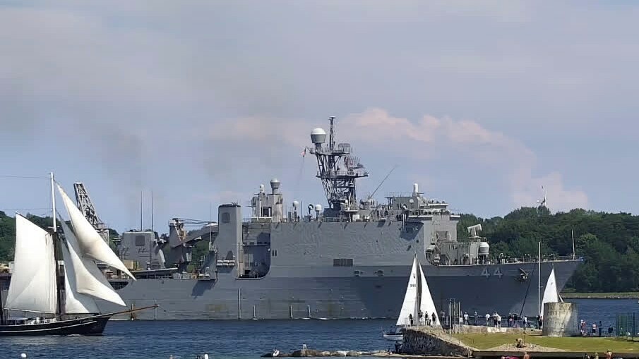 NAVALVESSEL